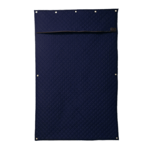 Stable curtain
